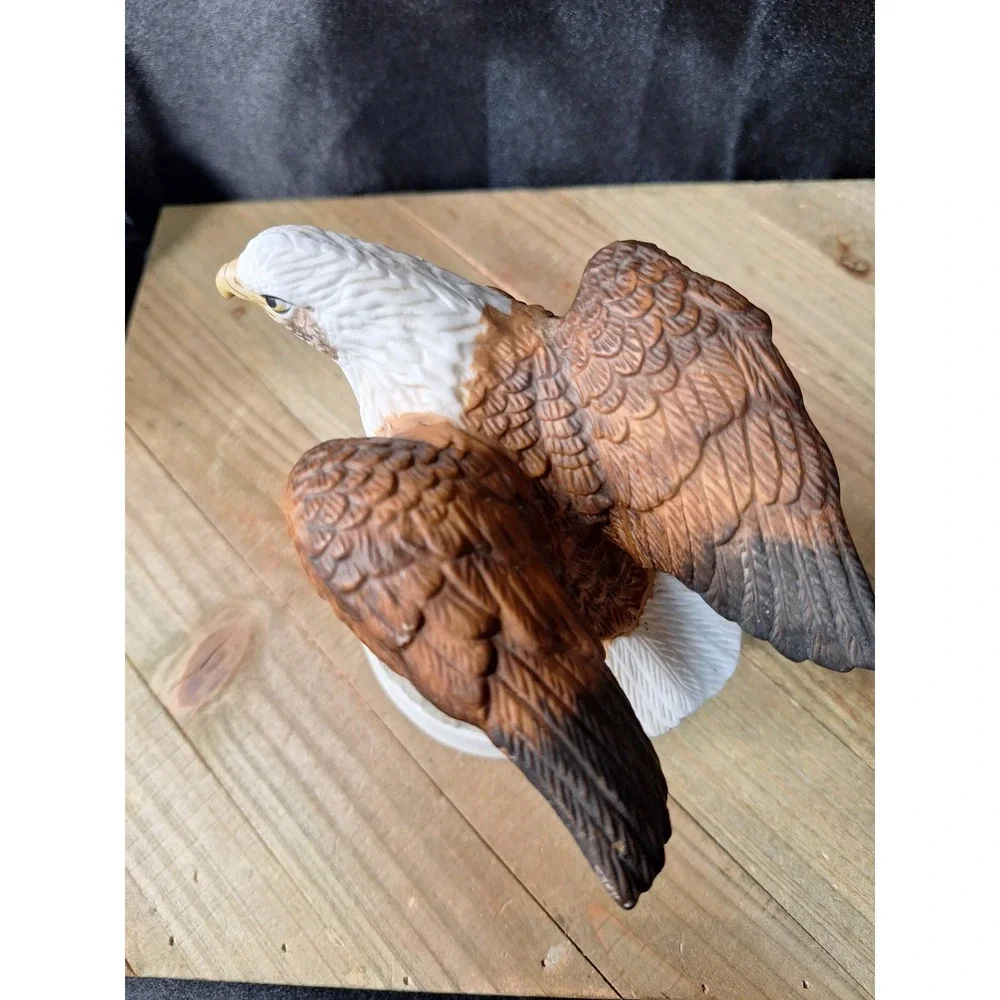 Royal Heritage Americana - Birds in Flight - Bald Eagle Figurine Limited Series